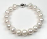 White near round freshwater pearl bracelet on sale, 10-11mm